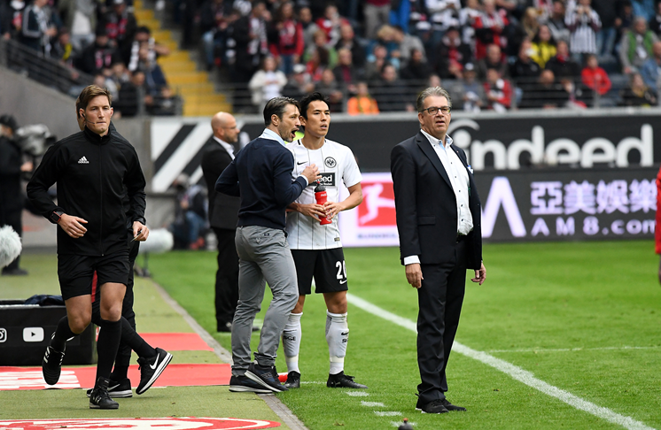  法兰克福主帅战术调整成功逆袭战胜拜仁慕尼黑  