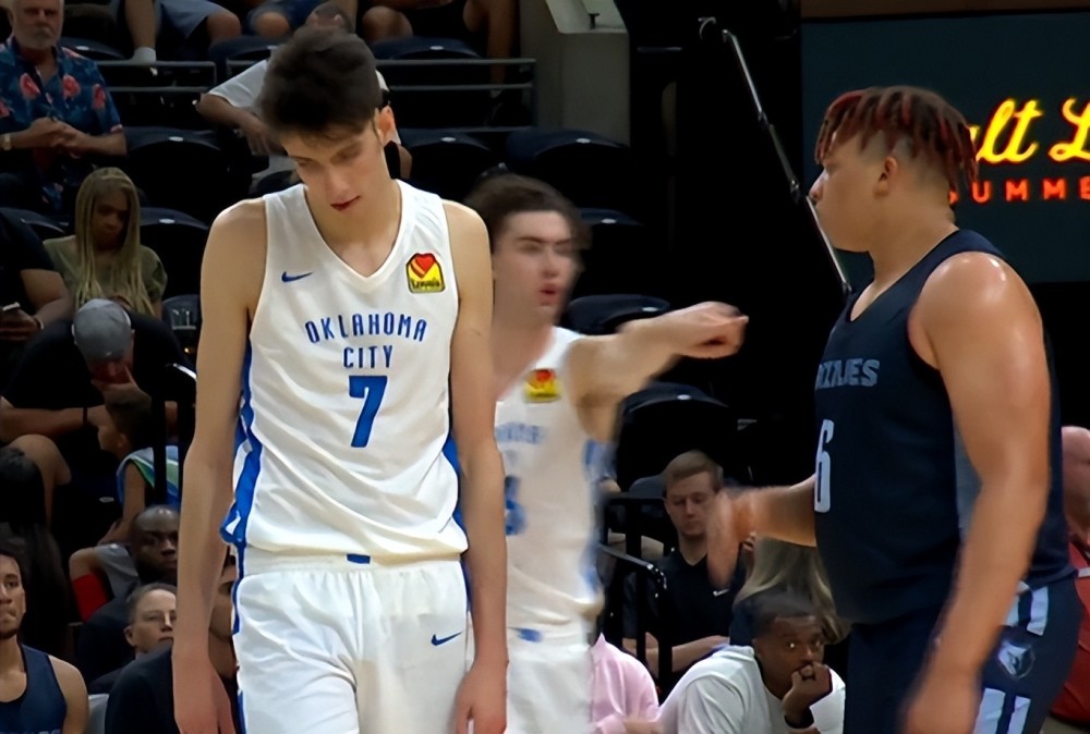  雷霆榜眼霍姆格伦伤愈，首秀贡献全能数据